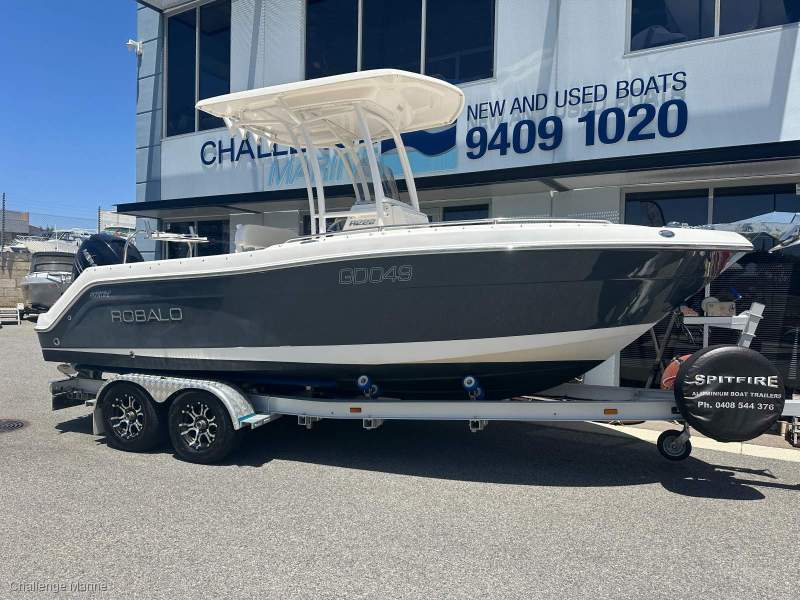 Robalo R222 - 250 Hp