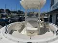 Robalo R222 - 250 HP 4 STROKE 2016 MODEL