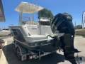 Robalo R222 - 250 HP 4 STROKE 2016 MODEL