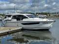 Sealine C330 enclosed hardtop cruiser