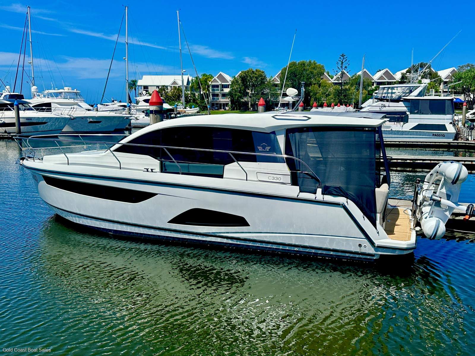 Sealine C330 enclosed hardtop cruiser