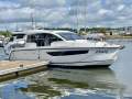 Sealine C330 enclosed hardtop cruiser