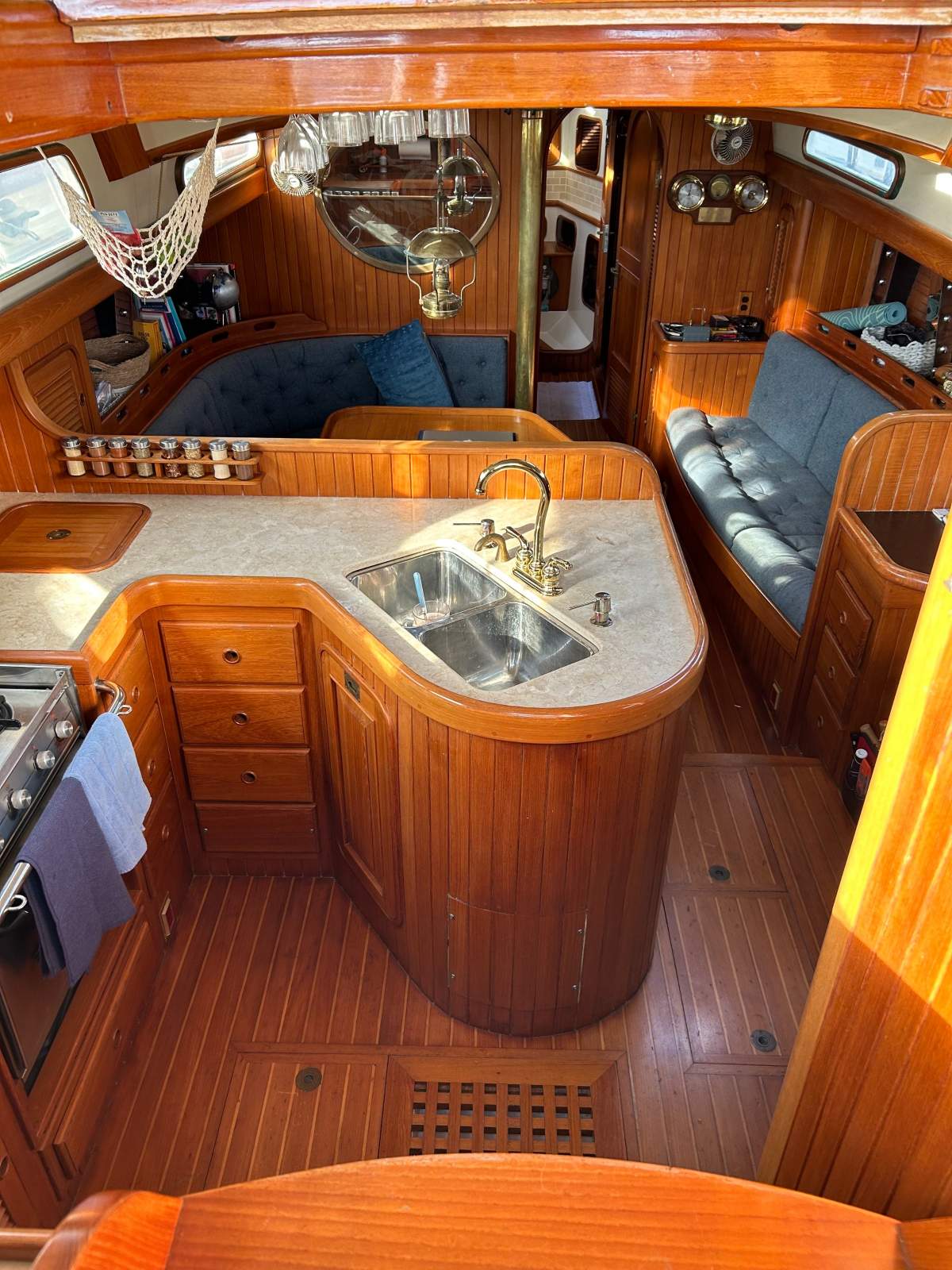 Hans Christian Christina 40