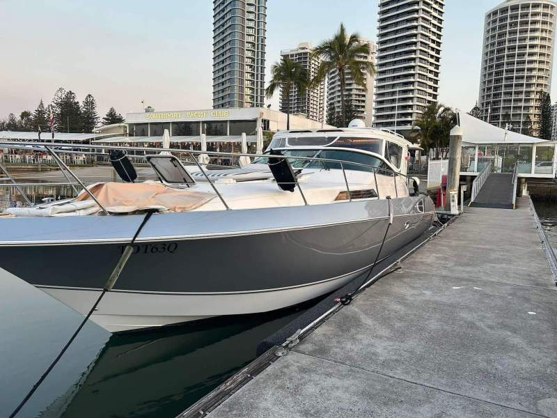 Riviera M400 Sports Cruiser