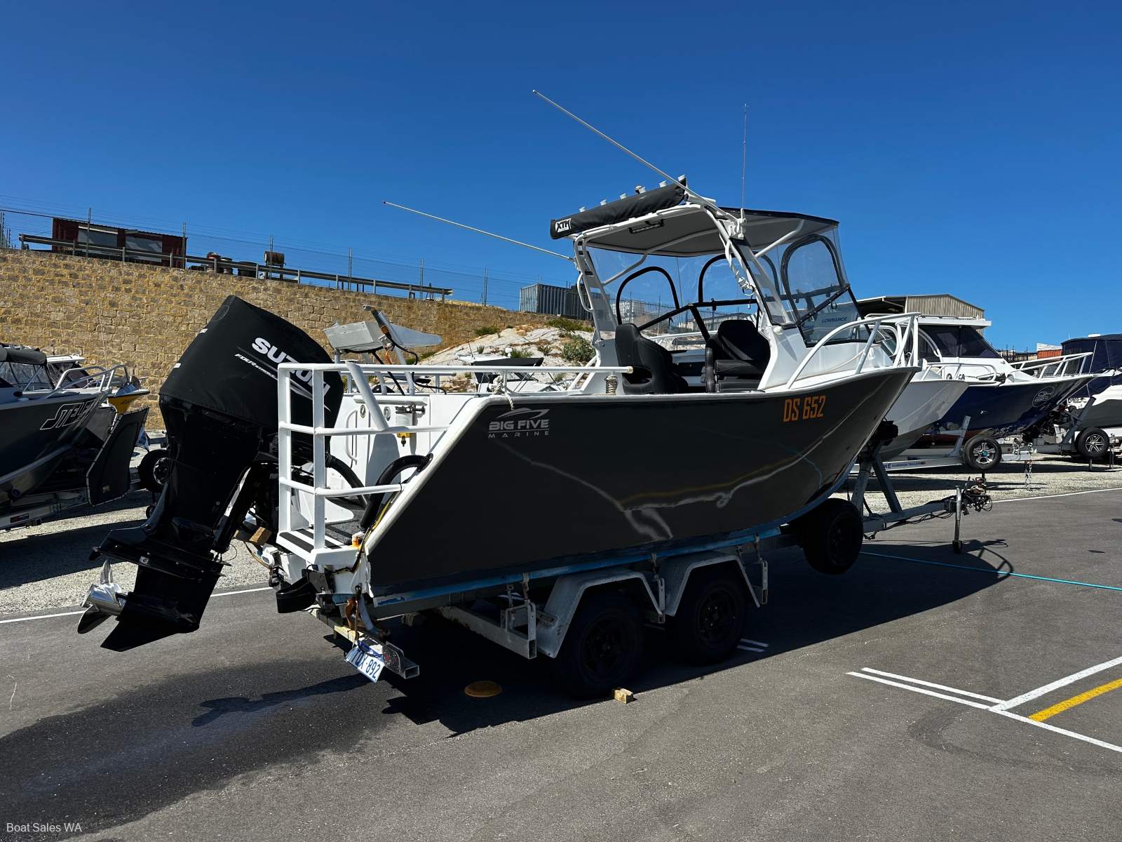 Velocity 590 Runabout 2023 MODEL 175HP SUZUKI 4STR OUTBOARD 299HRS