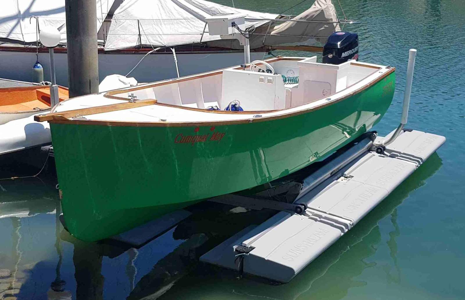 Unique 7.8m Carbon Fibre Centre Console River Laun