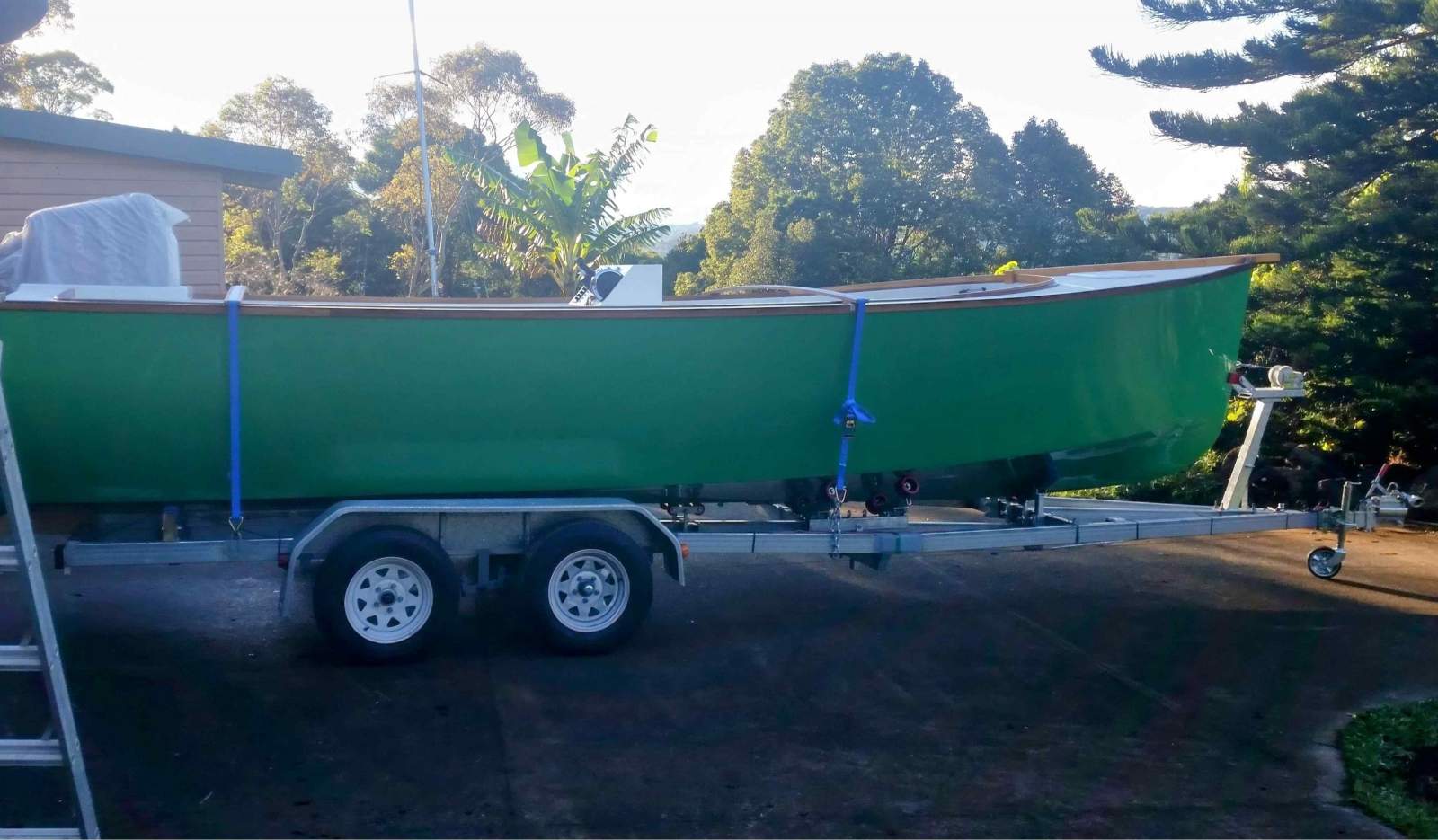Unique 7.8m Carbon Fibre Centre Console River Laun