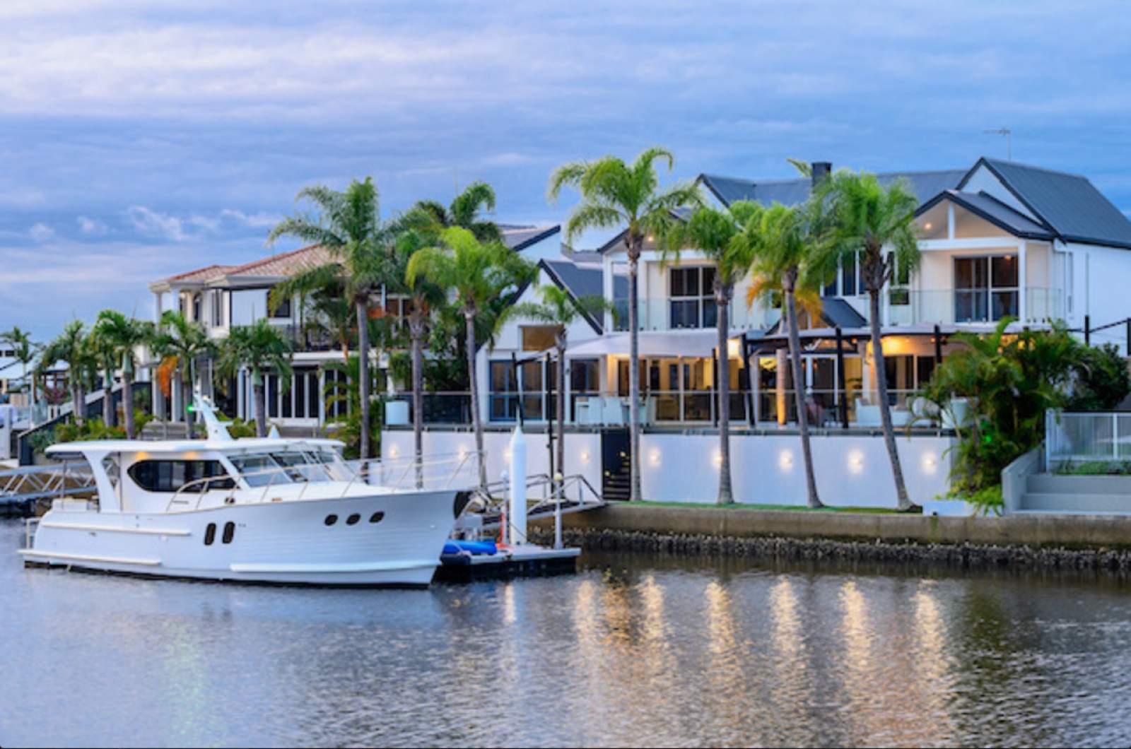 Island Gypsy 50 Wide Body 50 WB features a wide-body layout