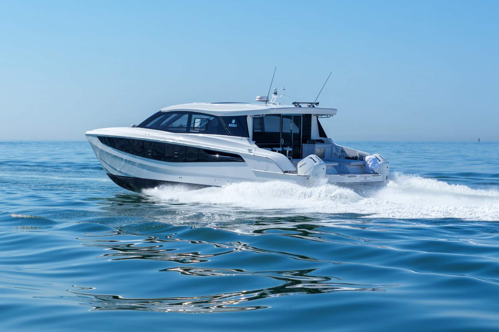 Aquila 46 Coupe:optional inboard engines