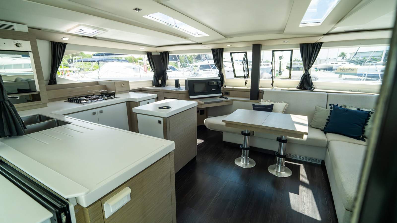 Fountaine Pajot Saona 47