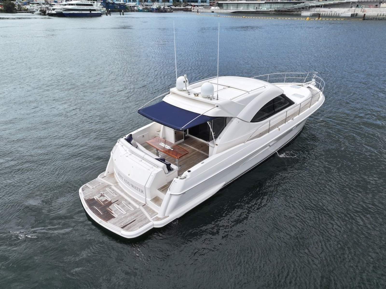 Riviera 4700 Sport Yacht