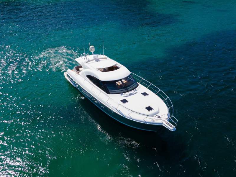 Riviera 5000 Sport Yacht