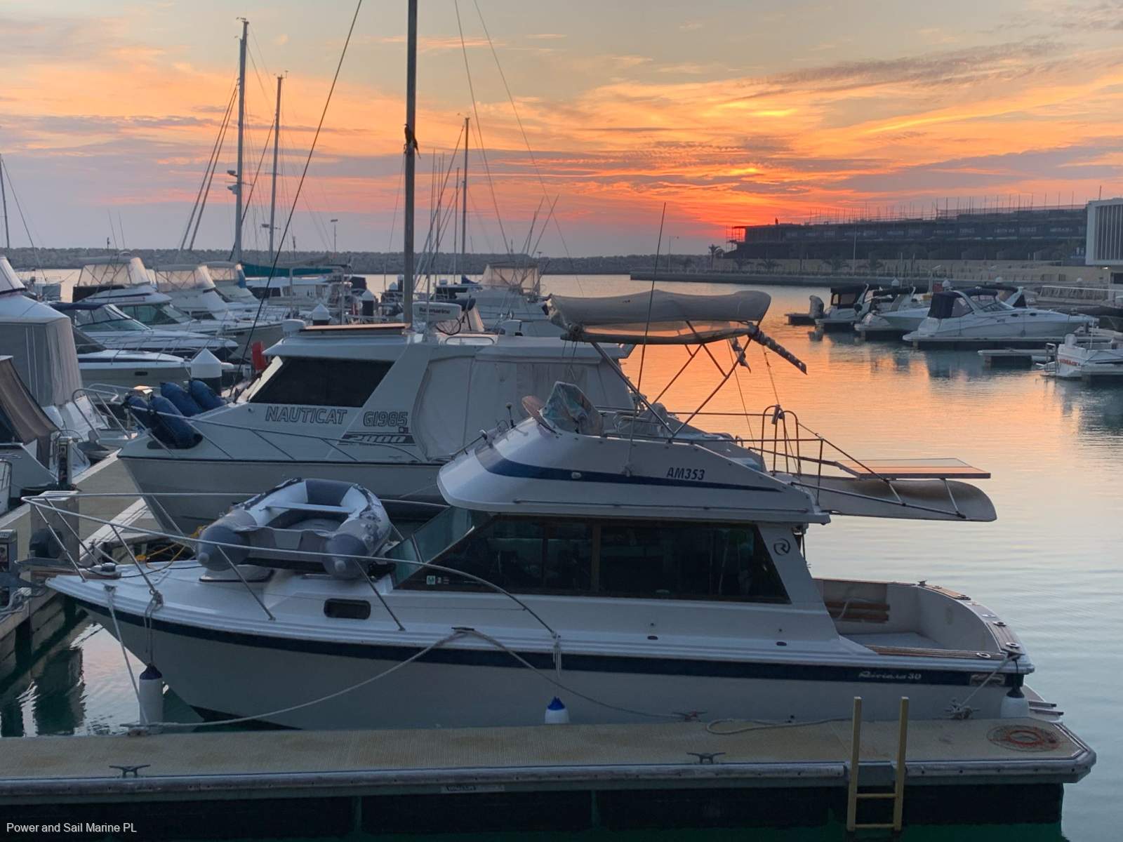 Riviera 30 Flybridge