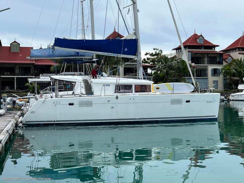 Lagoon 450F "Muzikal'