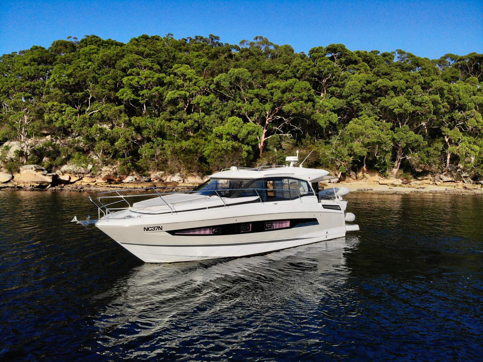 Jeanneau NC 37