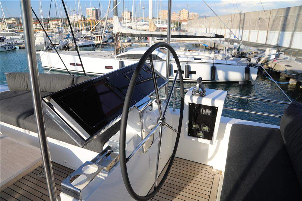 Lagoon 620