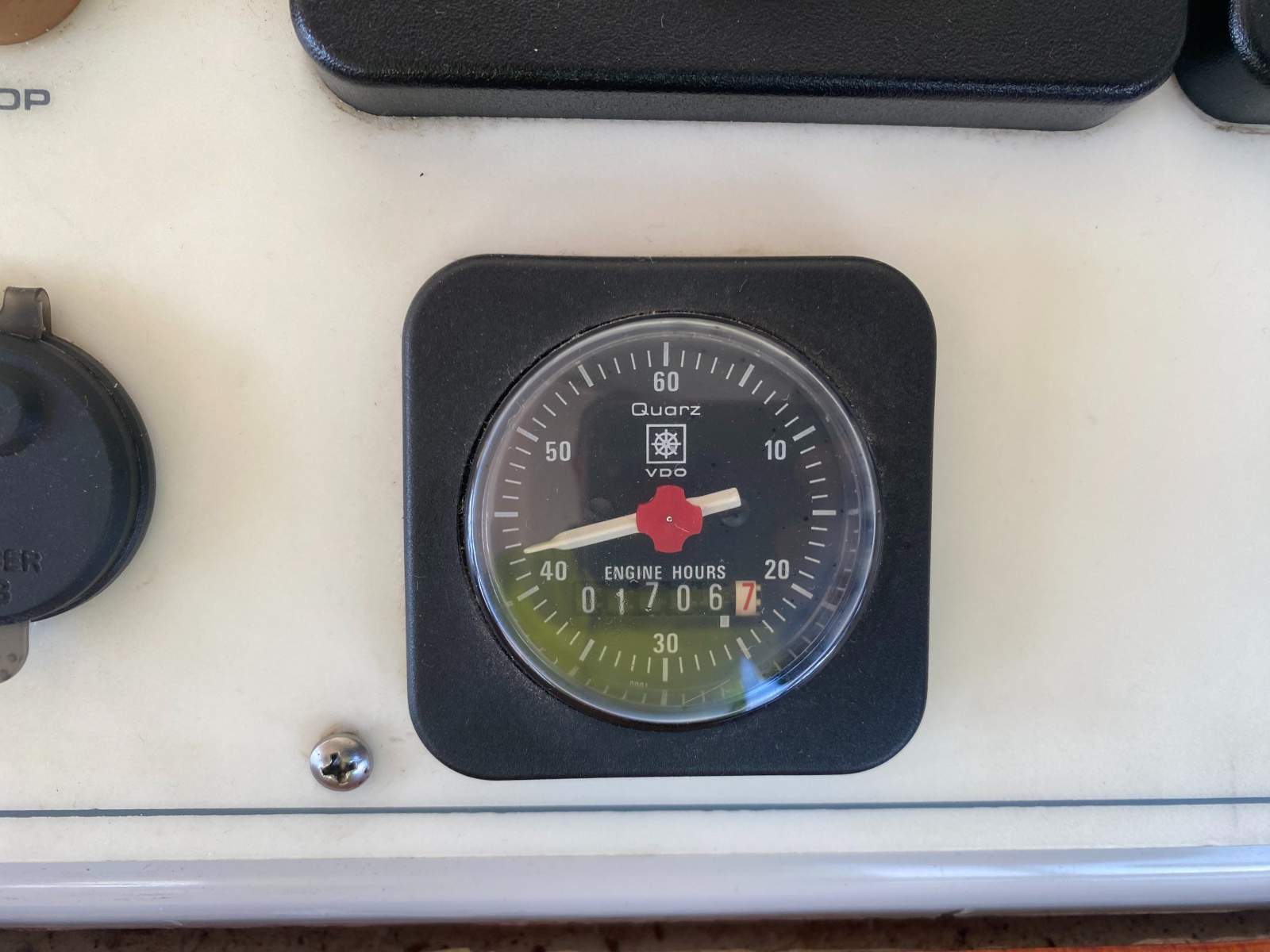 THERAPY Riviera 36 Flybridge Boat Brokers of Tasmania