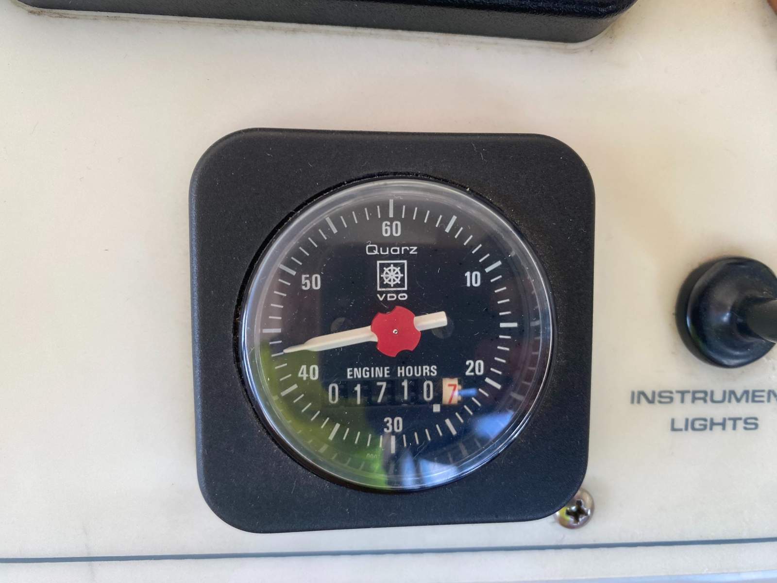 THERAPY Riviera 36 Flybridge Boat Brokers of Tasmania