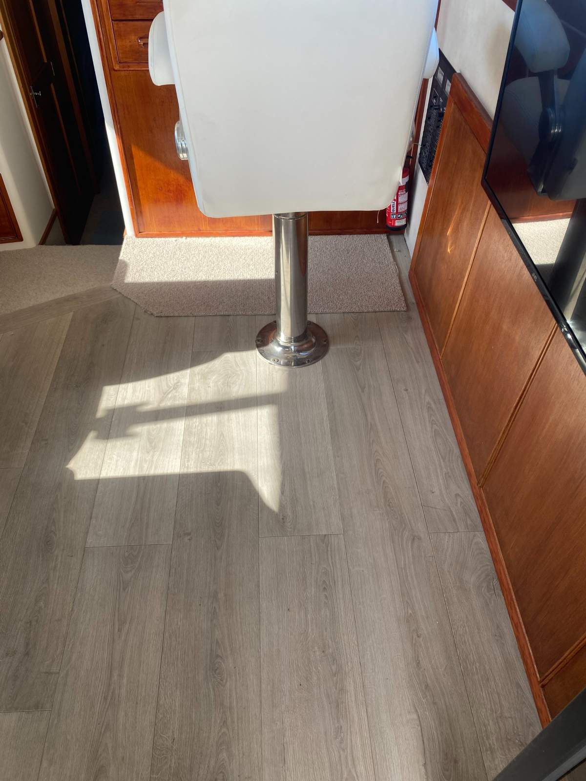 THERAPY Riviera 36 Flybridge Boat Brokers of Tasmania