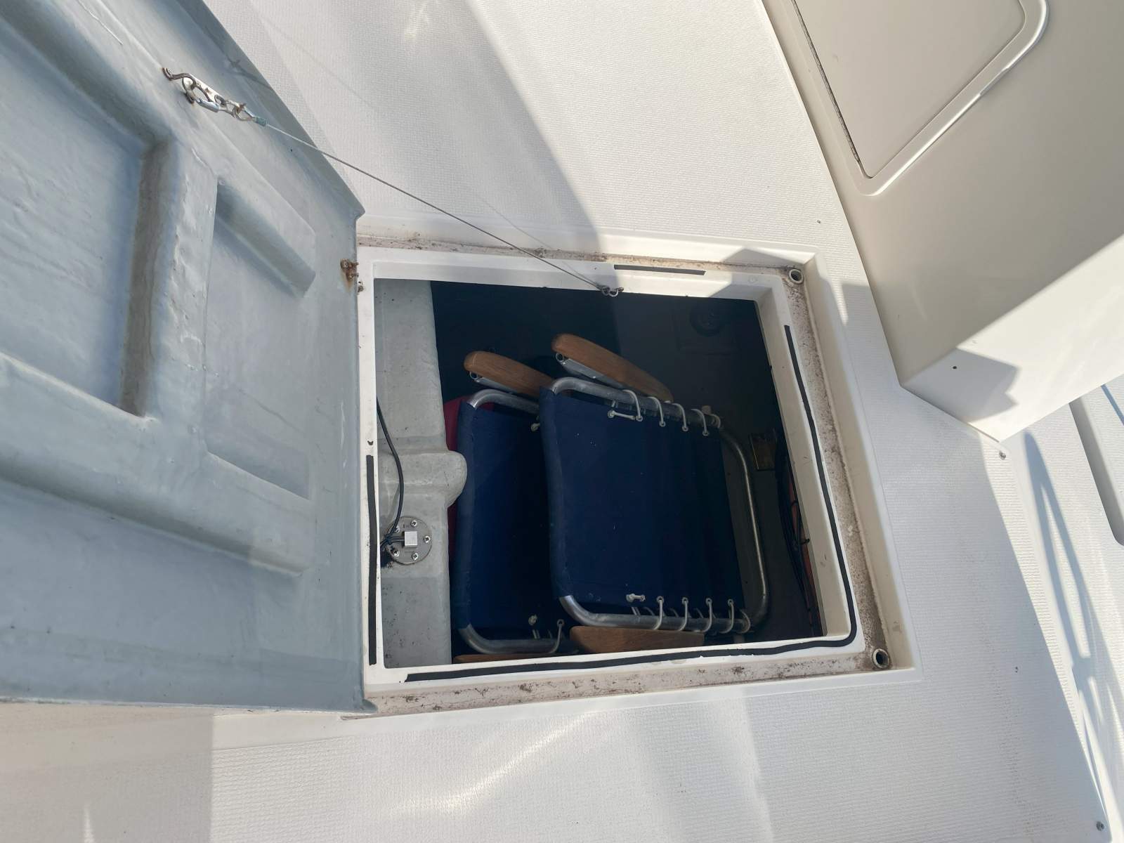 THERAPY Riviera 36 Flybridge Boat Brokers of Tasmania