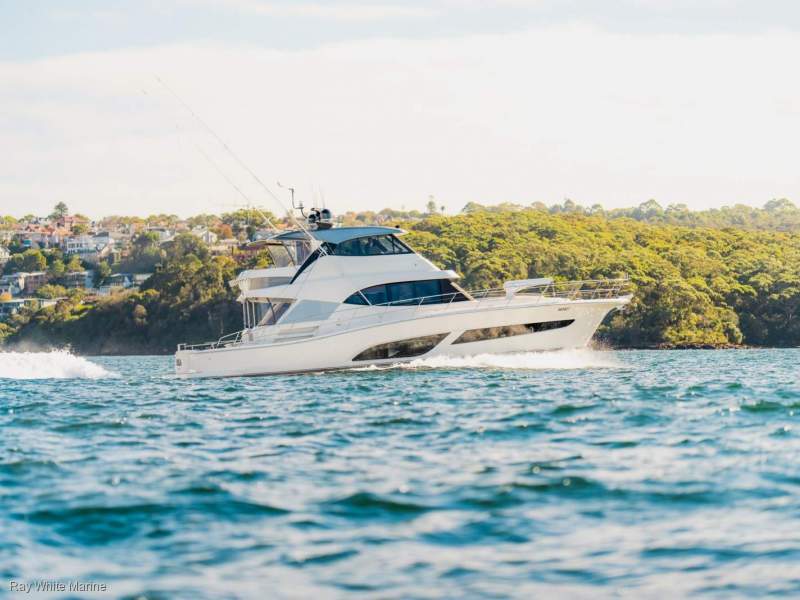 Riviera 64 Sports Motor Yacht