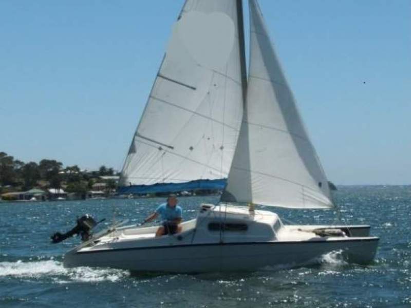 Red Baron Catamaran 19.65 ft / 5.99 m
