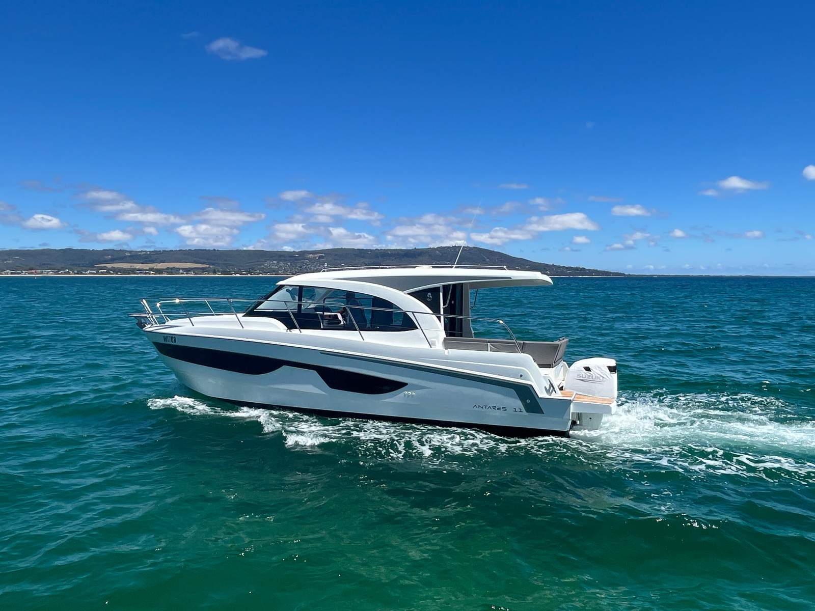 Beneteau Antares 11