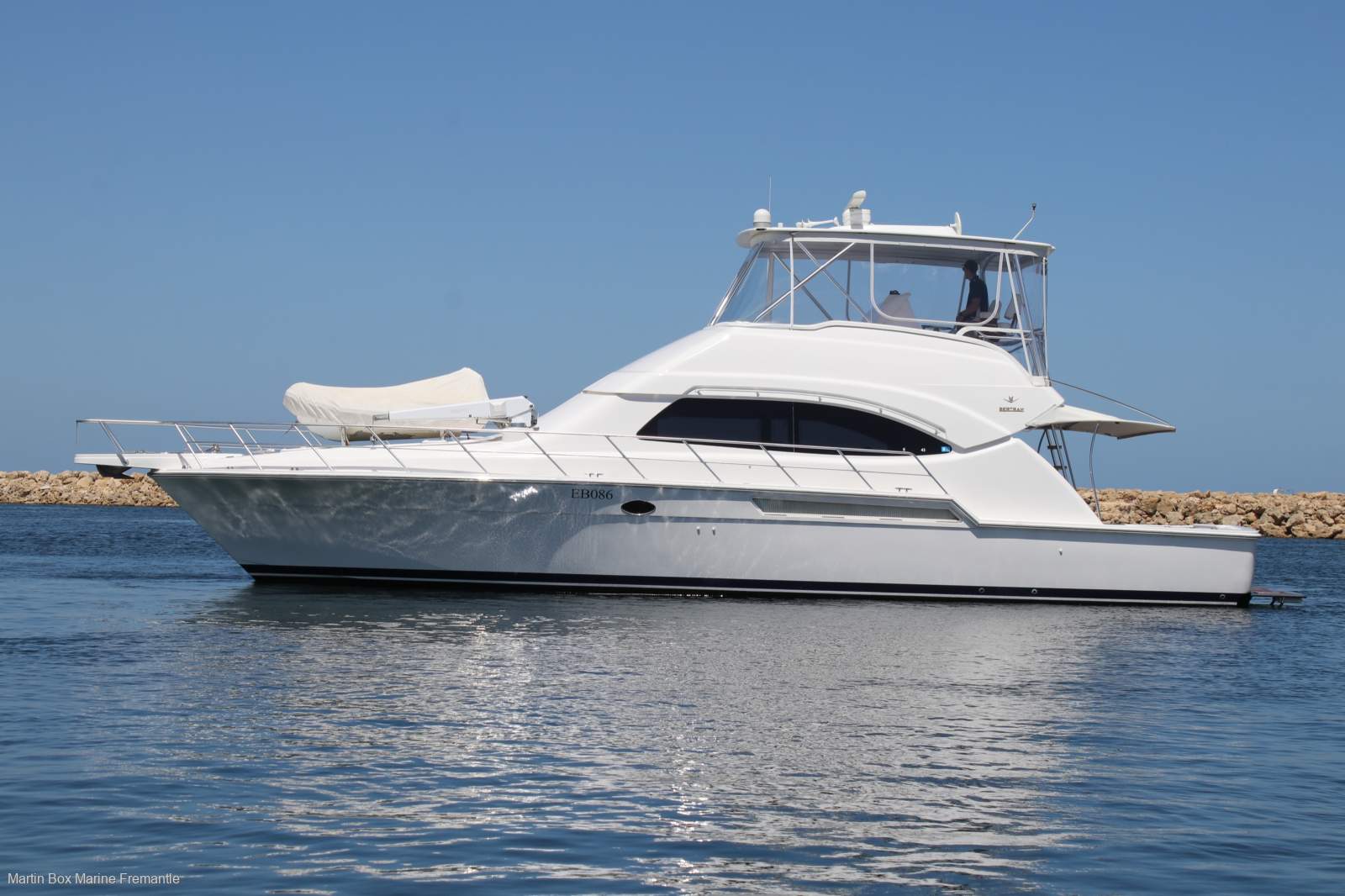 Bertram 510 Flybridge With Only 512 Hours