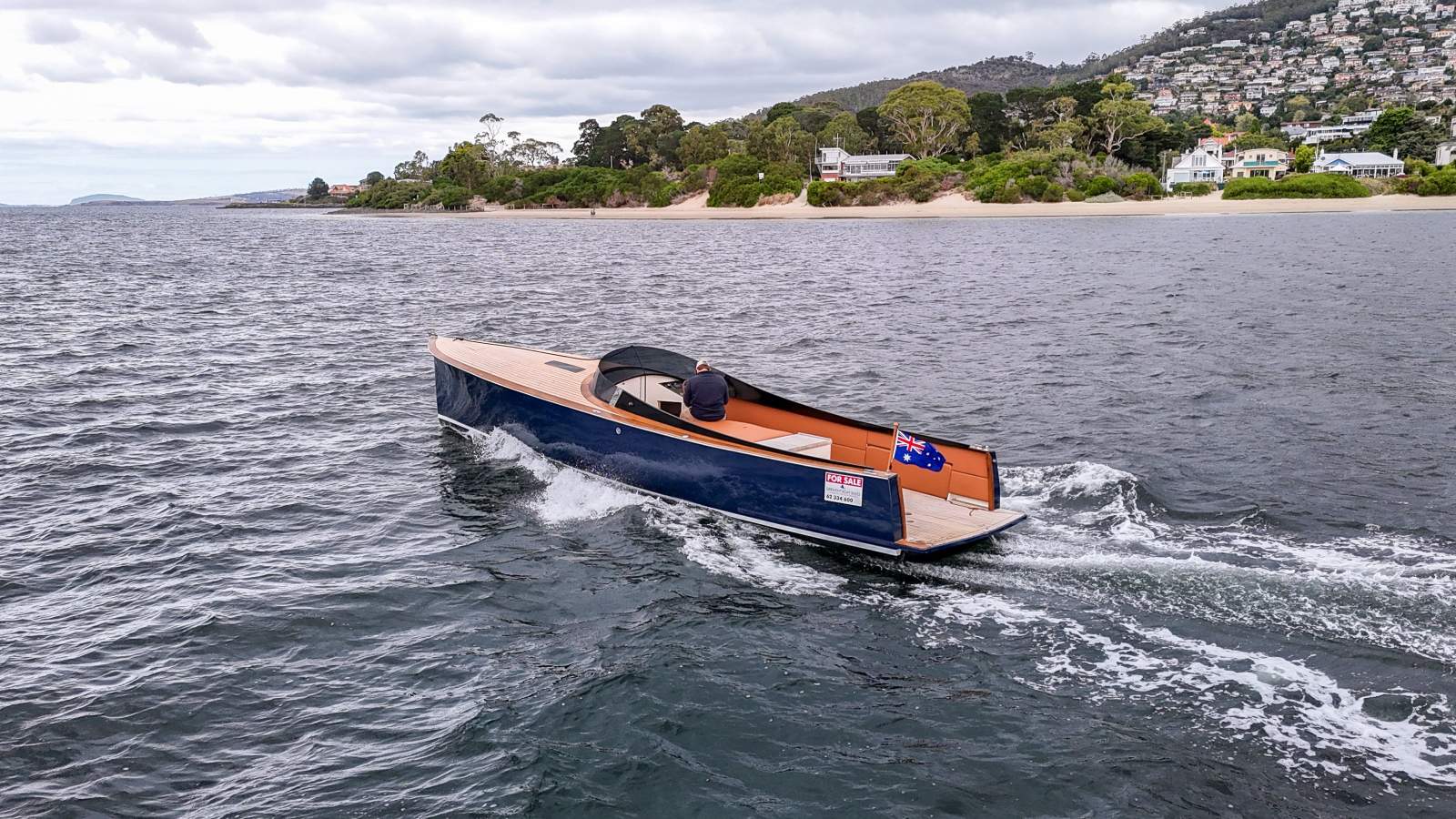 Wilson Custom 33 GENTLEMANS CRUISER, DAY BOAT