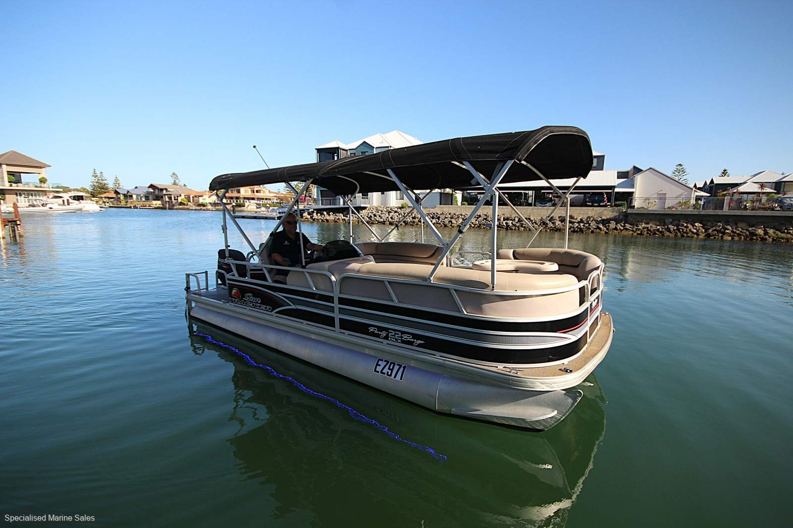Sun Tracker Party Barge 22 DLX Signature Series *** INCLUDES TRAILER *** $ 49,900 ***