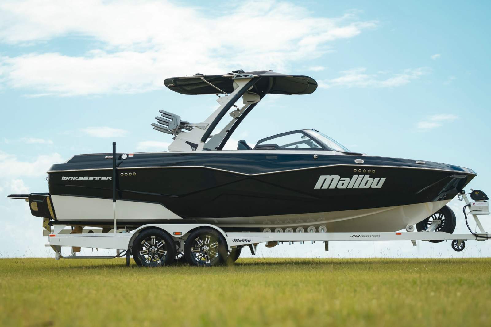 New Malibu Wakesetter 22LSV