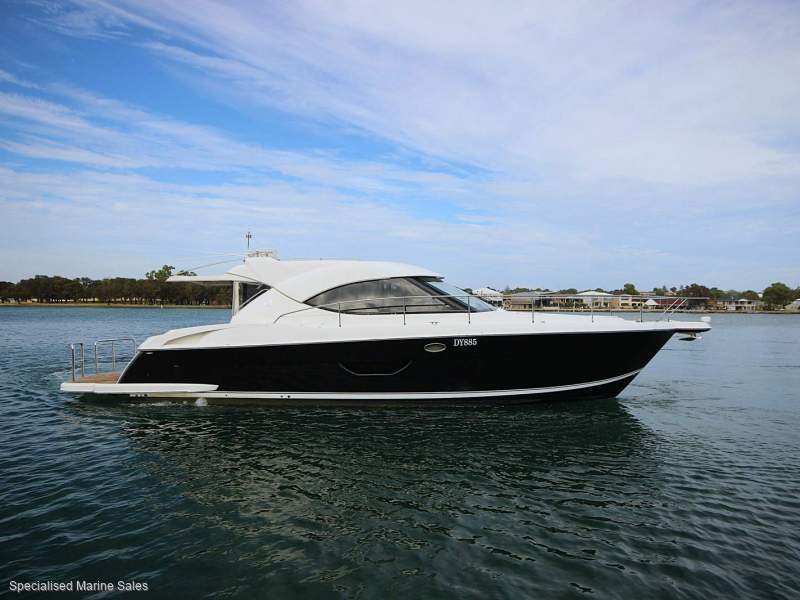 Riviera 4400 Sport Yacht *** THIS ONE WONT LAST *** $669,000 ***