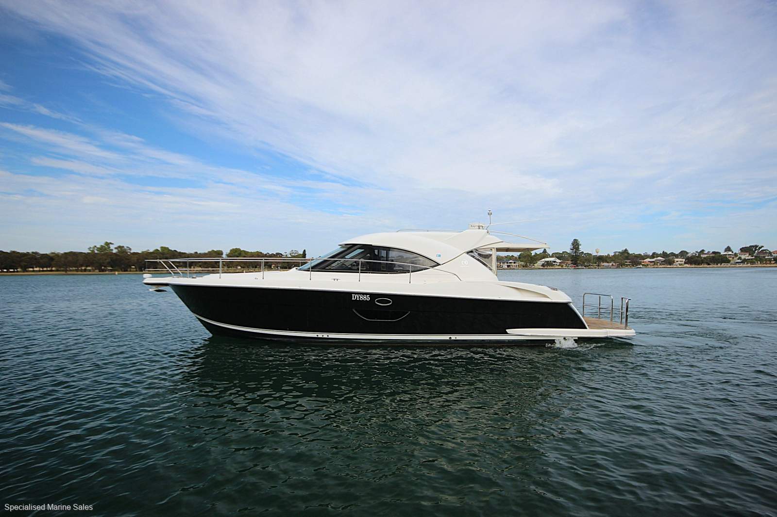 Riviera 4400 Sport Yacht *** THIS ONE WONT LAST *** $669,000 ***