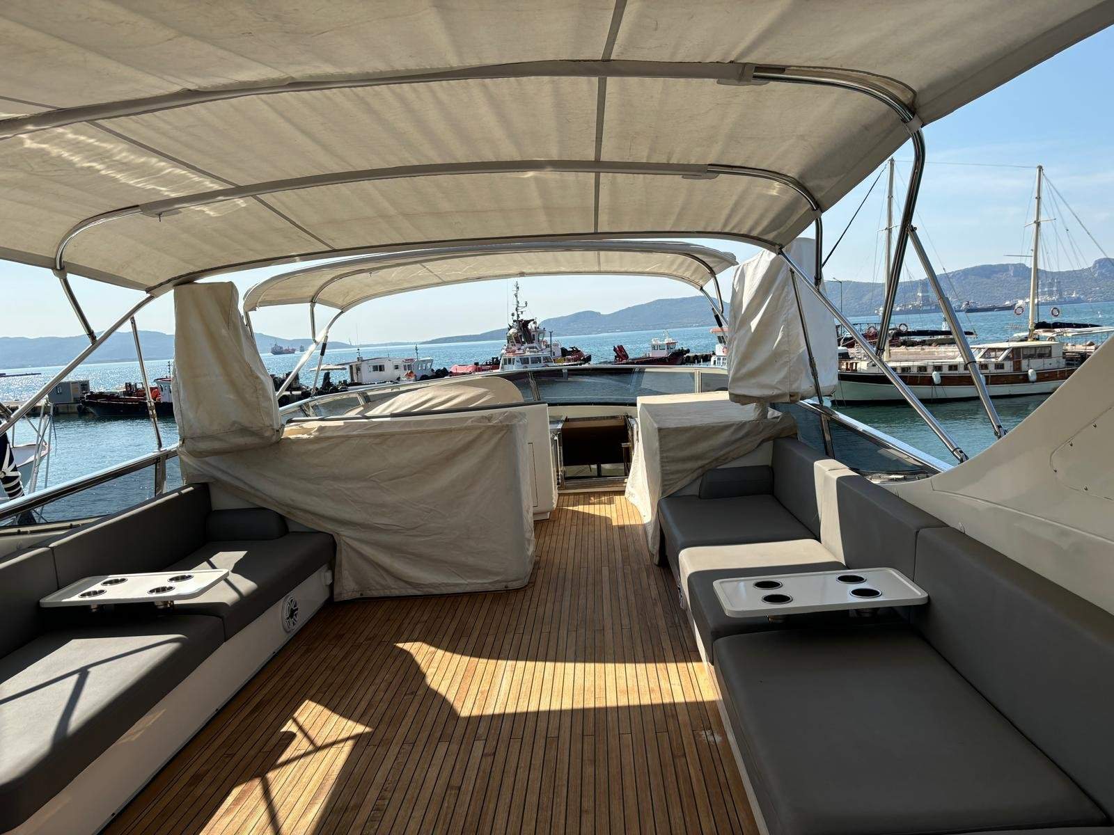 Leopard Motor Yachts Cantieri Navali Arno Leopard 26 Fly