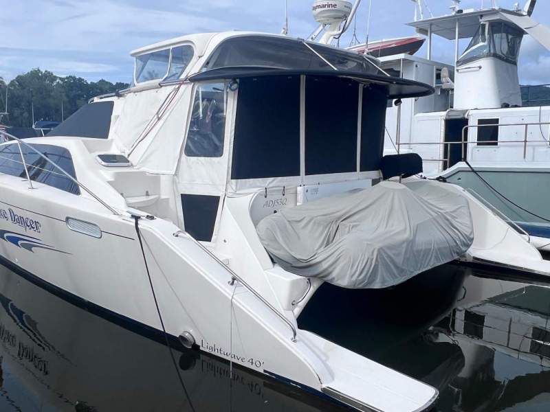 Lightwave 12m Power Cat