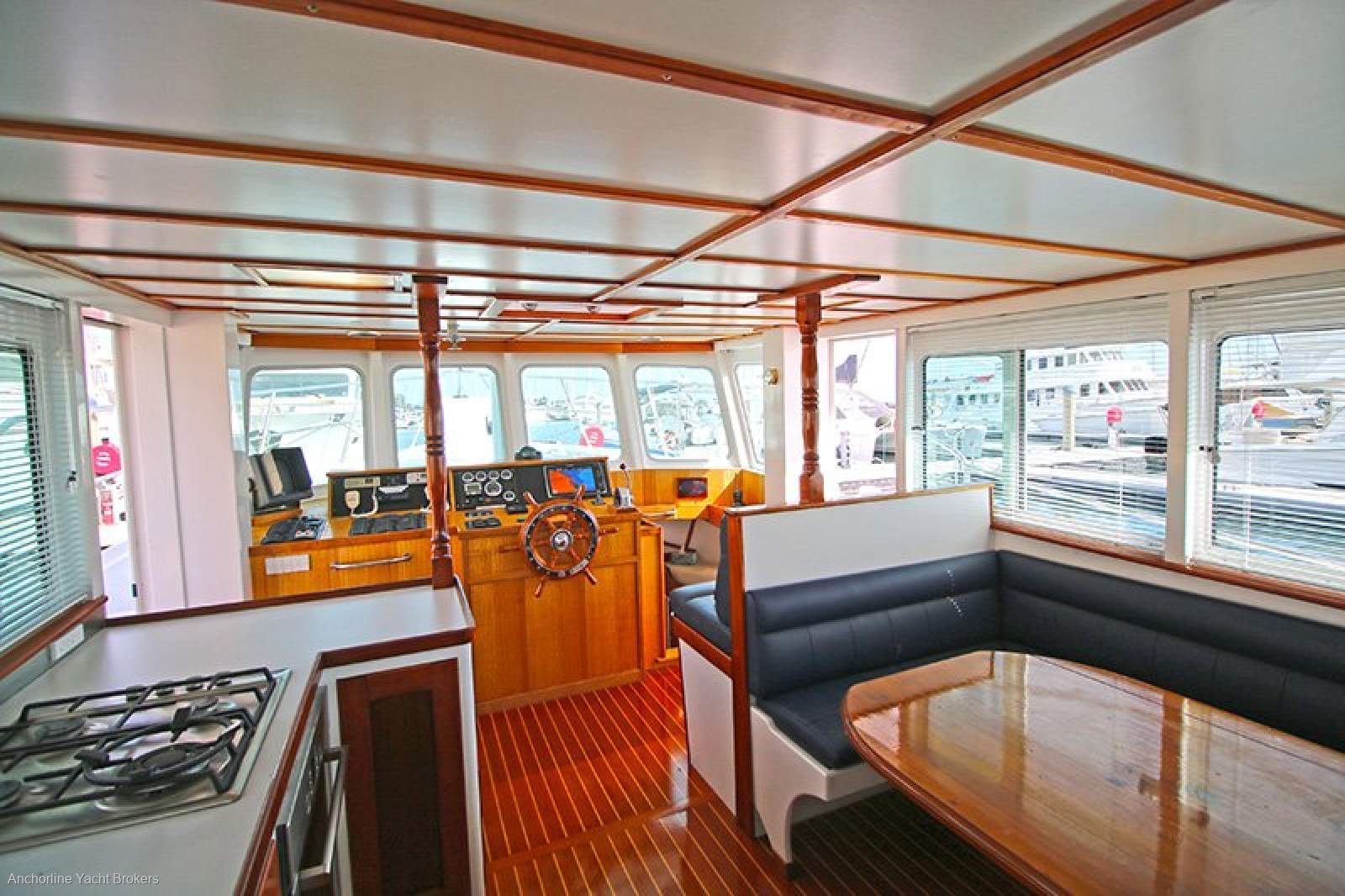 Millkraft 47 Bridgedeck Cruiser