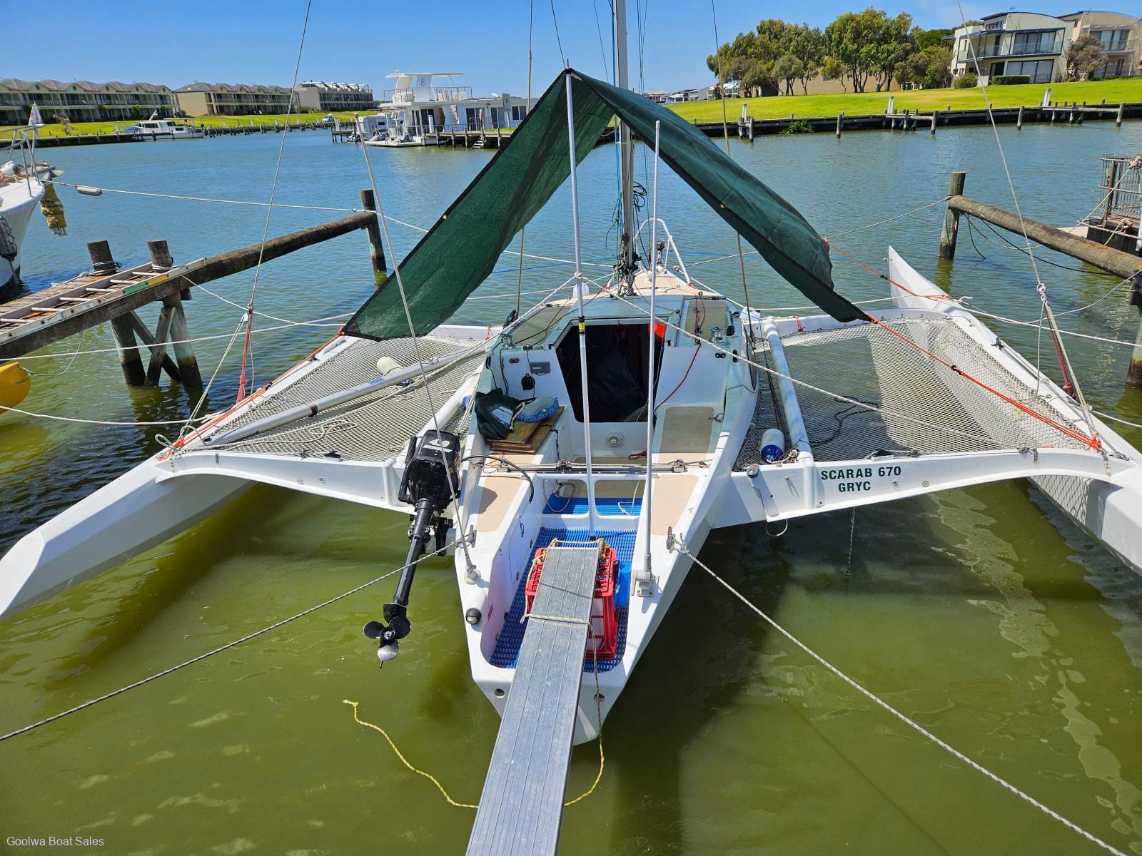 Scarab 670