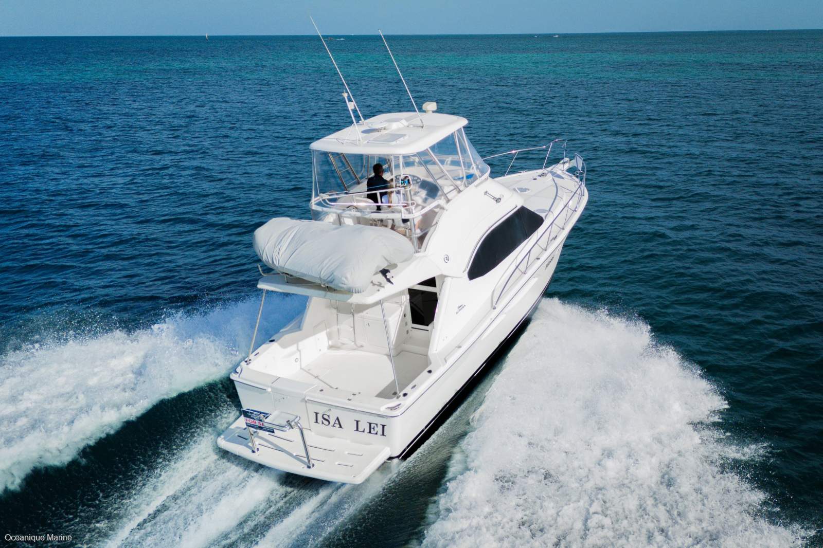 Riviera 37 Flybridge
