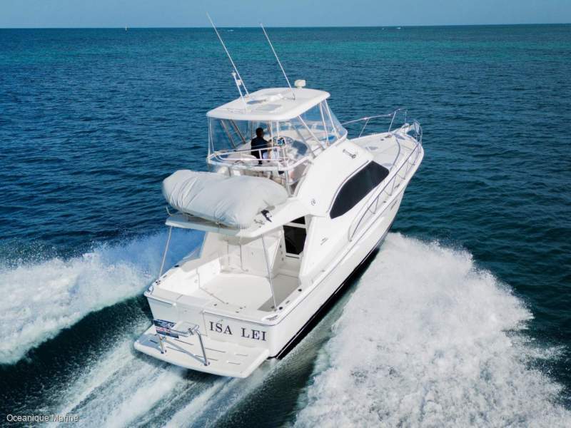 Riviera 37 Flybridge