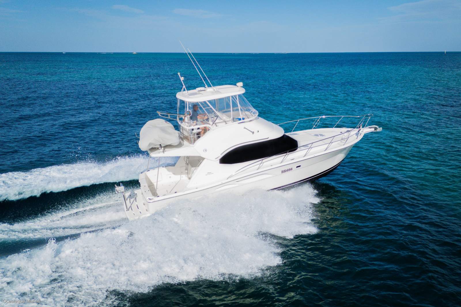 Riviera 37 Flybridge