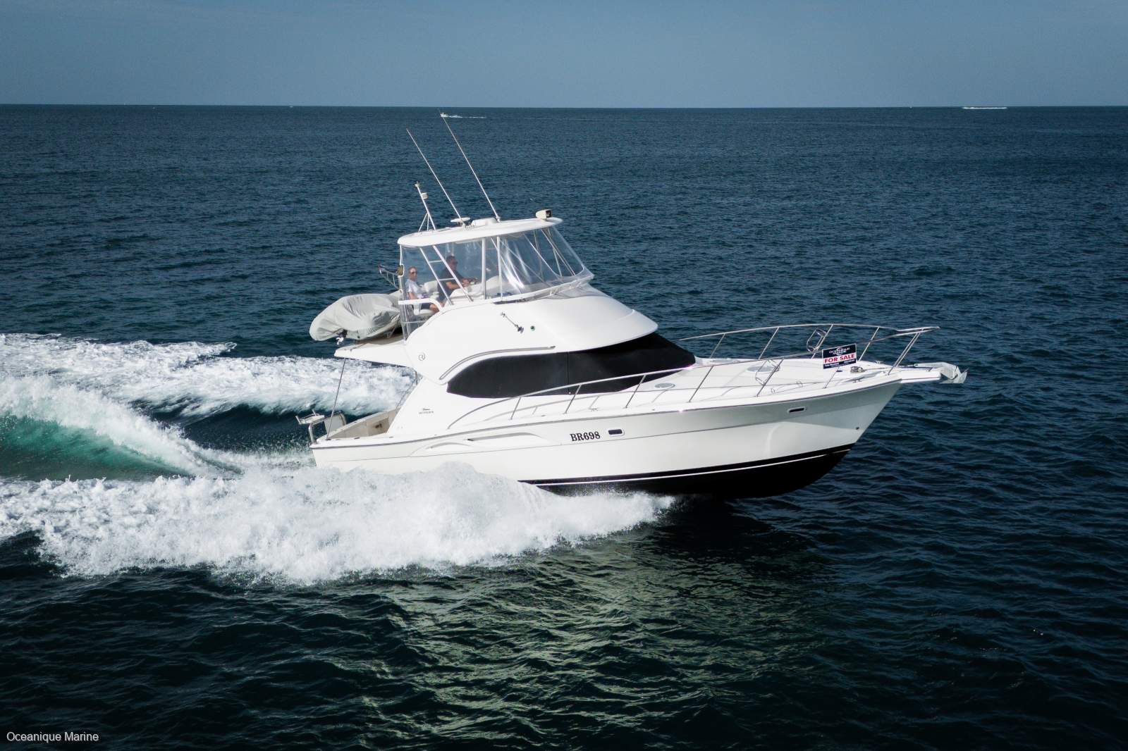 Riviera 37 Flybridge