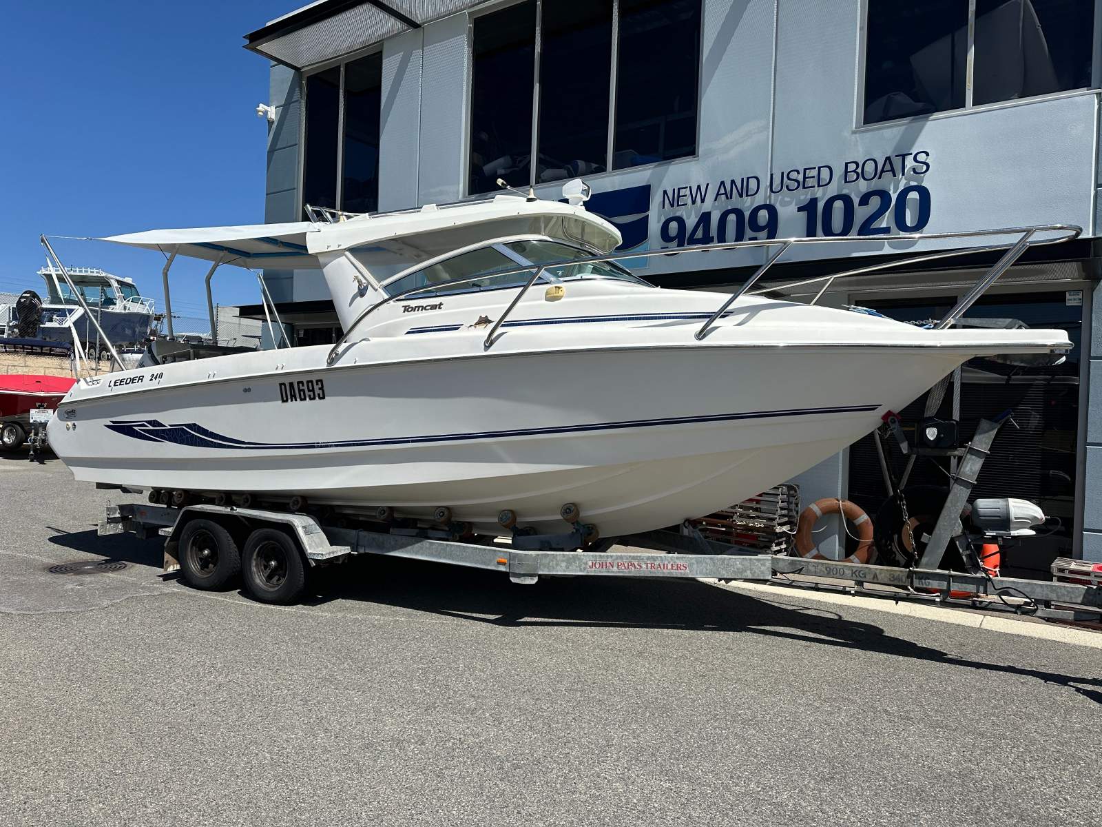 Leeder Tomcat 240 with Johnson 200HP 4 Stroke