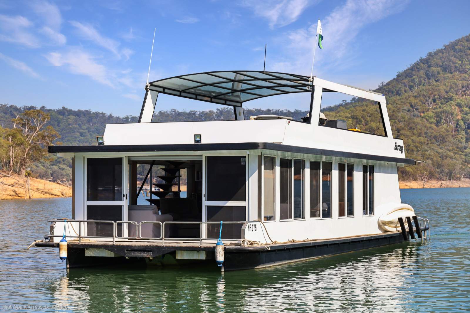 SARONG Houseboat Holiday Home at Lake Eildon:Sarong on Lake Eildon