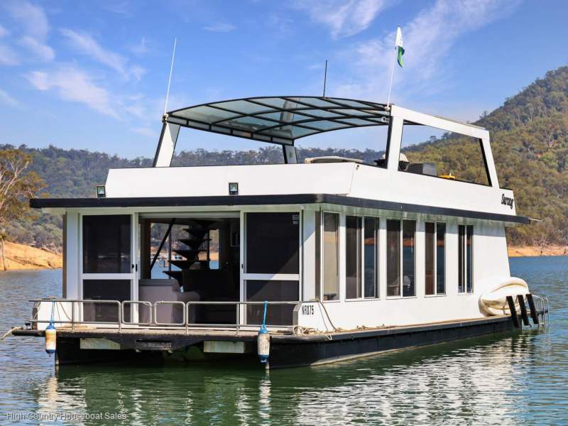 Sarong Houseboat