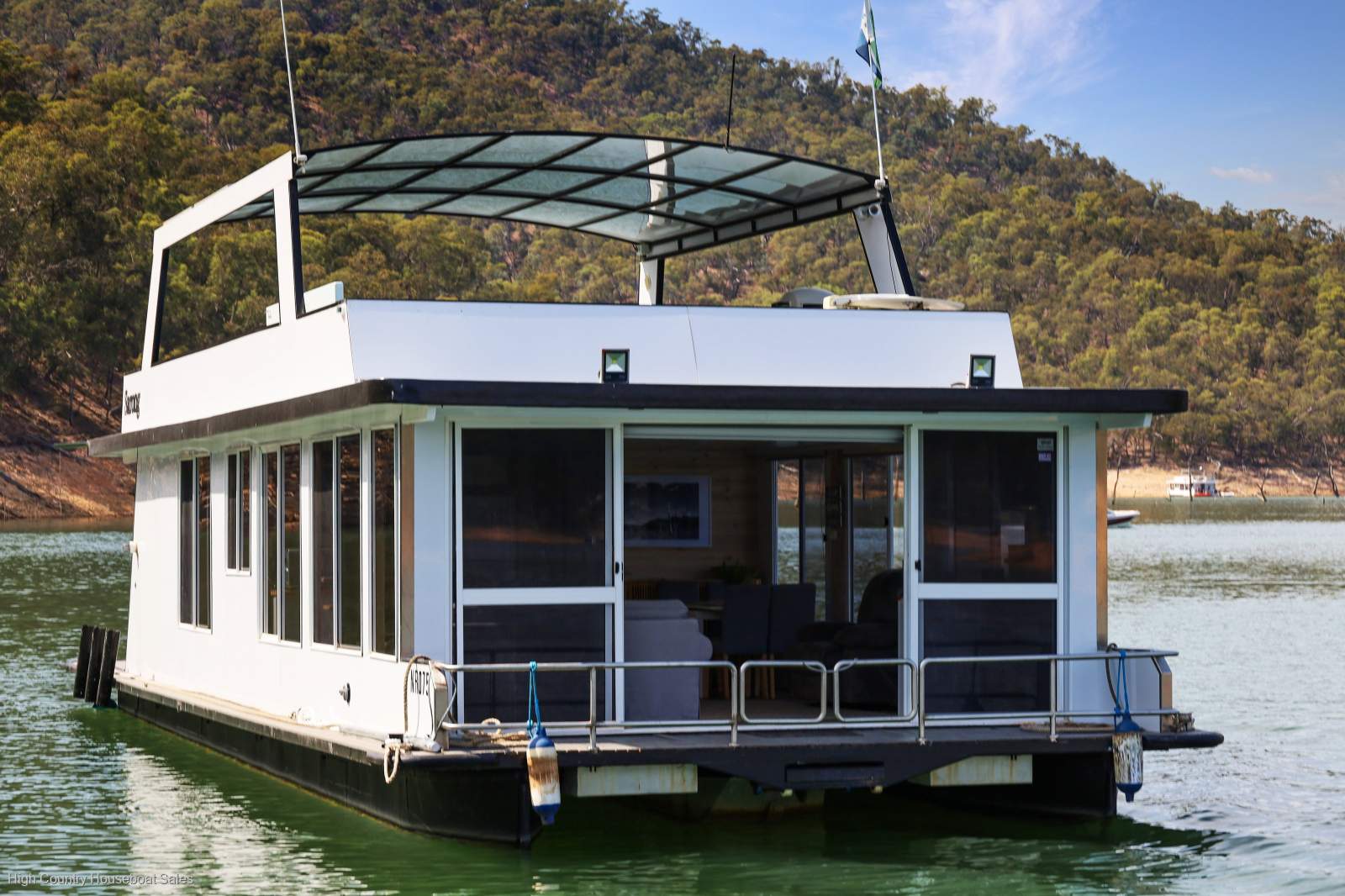 SARONG Houseboat Holiday Home at Lake Eildon:Sarong on Lake Eildon