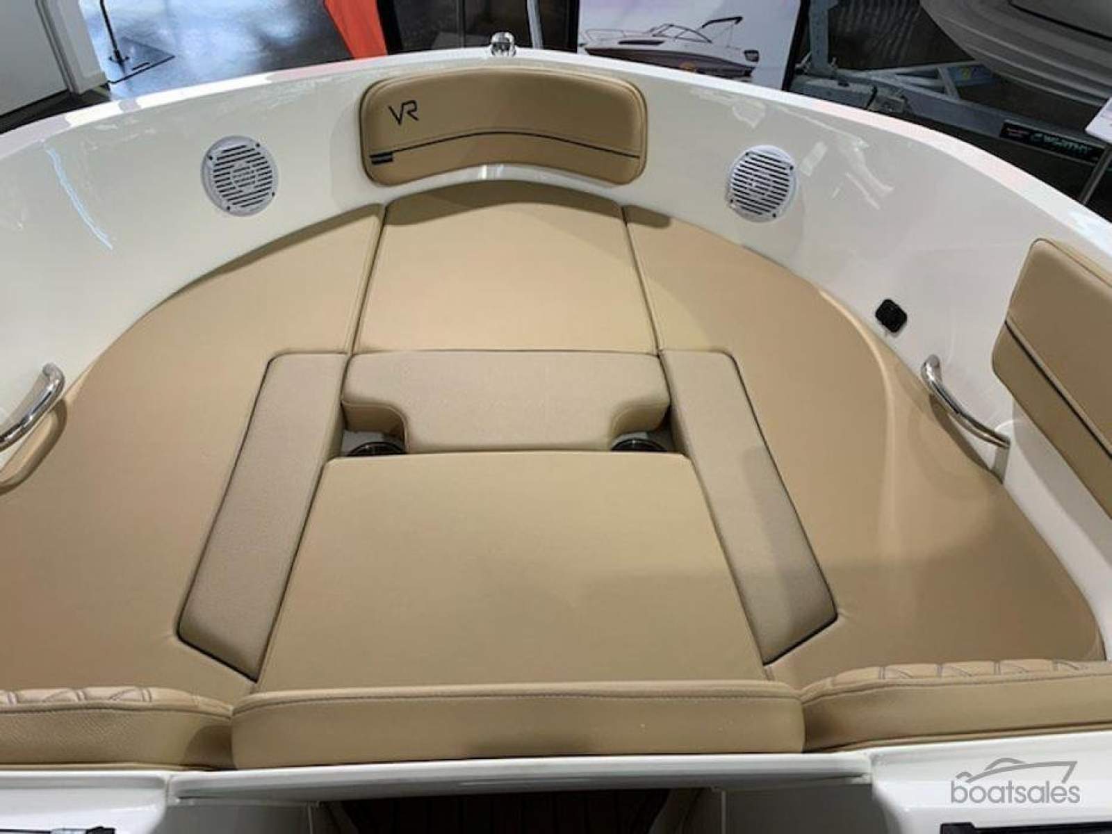New Bayliner VR5 BR OB