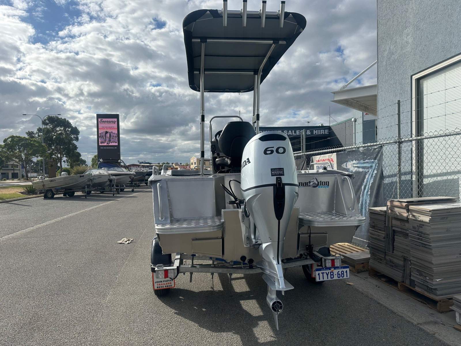 New Mad Dog 460 Dundee Pro New ex-display stock