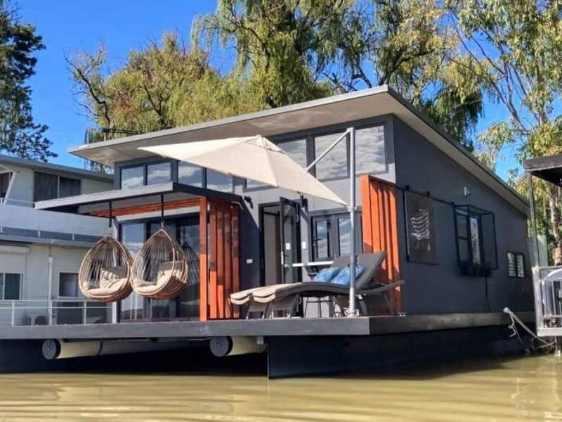 Ark-Imedes. High End B&B, Live Aboard, Luxury Home
