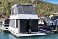 Mini Me Houseboat Holiday Home on Lake Eildon:Mini Me on Lake Eildon