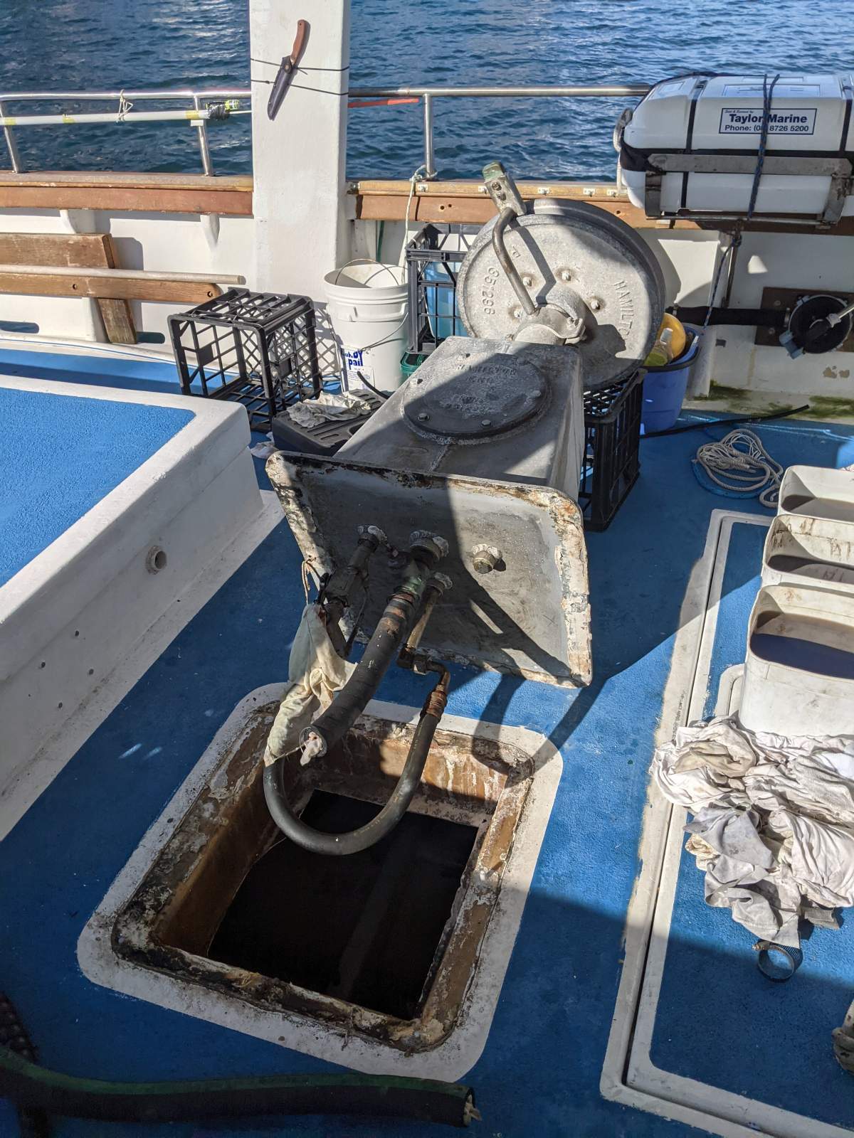 Pot hauler and hydraulic pump